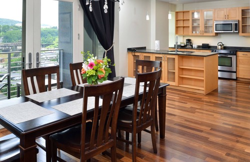 Downtown Historic District Hotel | Grand Eastonian Hotel & Suites