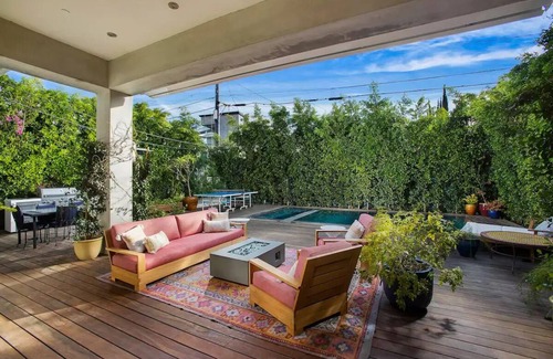 Beverly Grove House | Grand Escape ~ Stunning Contemporary Villa, Center of Los Angeles