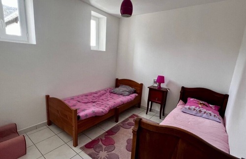Saint-Jacques-en-Valgodemard Apartment | Grand et Charmant Appartement à L'entrée du Valgaudemar