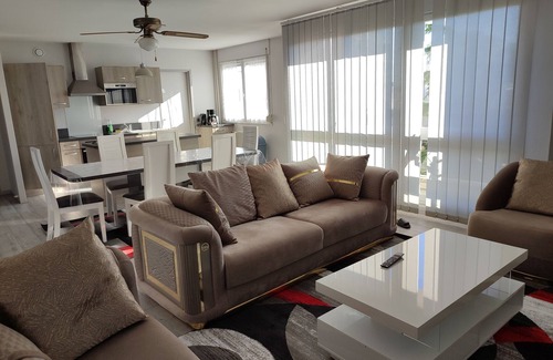 Creil Apartment | Grand et Superbe Appartement Entier Proche Paris