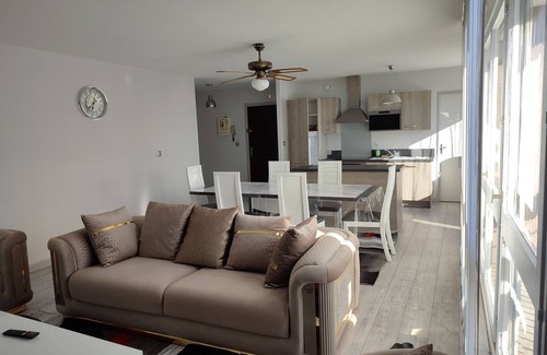 Creil Apartment | Grand et Superbe Appartement Entier Proche Paris