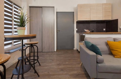 Louviers Apartment | Grand F1bis haut de gamme - Hyper-centre