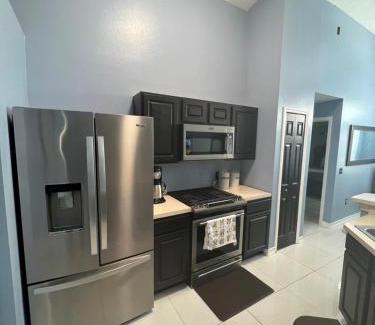 Westbury House | Grand Family Superior 4BR House near Disney Parks