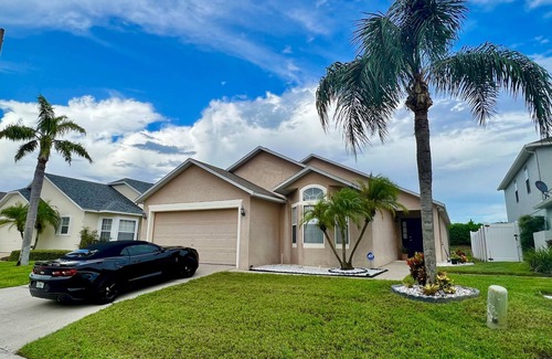 Westbury House | Grand Family Superior 4BD House Near Disney Parks