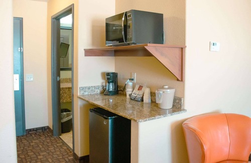 Grand Forks Hotel | Grand Forks Lodge and Suites