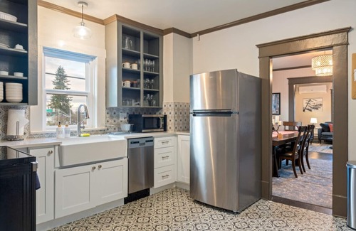 Bellingham Apartment | Grand Fountain District Suite in Bellingham