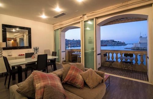 Senglea Apartment | Grand Harbour Seafront Apartment