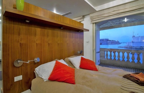 Senglea Apartment | Grand Harbour Seafront Apartment