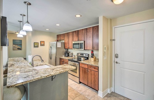 Grand Haven Apartment | Grand Haven Condo w/Patio < 1 Mi to Downtown
