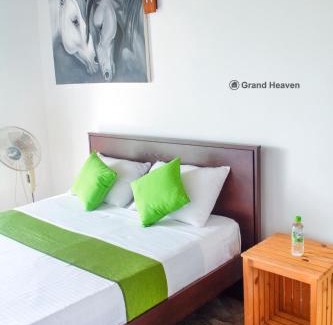 Yatinuwara Bed & Breakfast | Grand Haven Luxury Villa