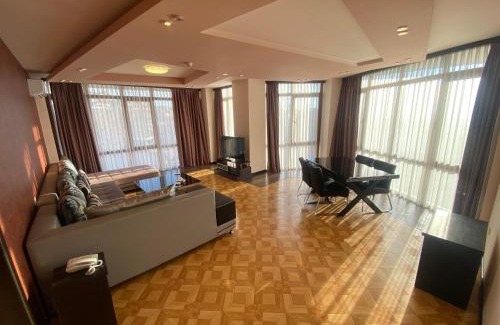 Nork-Marash Hotel | Grand Hills