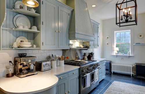 Top of the Hill House | Grand historic Newport home! Center of town. Walk to everything!