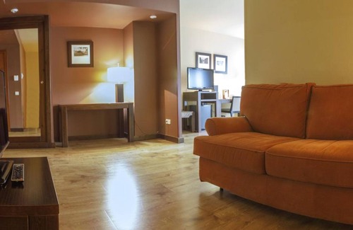 Barbastro Hotel | Grand Hotel Ciudad De Barbastro