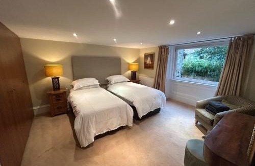 Kelvinbridge Apartment | Grand in the Park