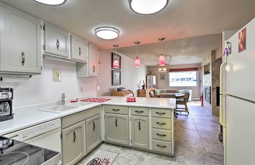 Grand Junction House | Grand Junction Golf Course Condo w/Balconies