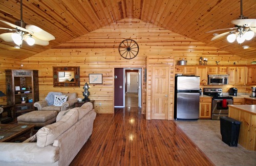 Langley Cabin | Grand Lake Cabin Retreat - Lake, Dock, & Woods