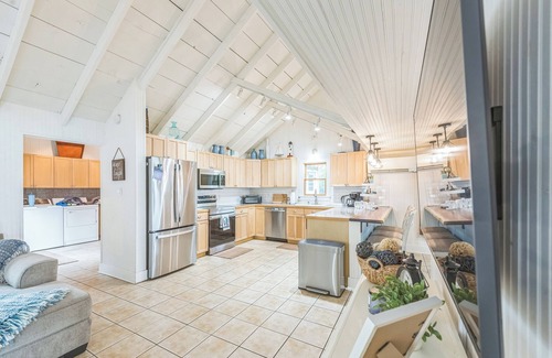 Presque Isle House | Grand Lake Cottage- Fun times by the bay