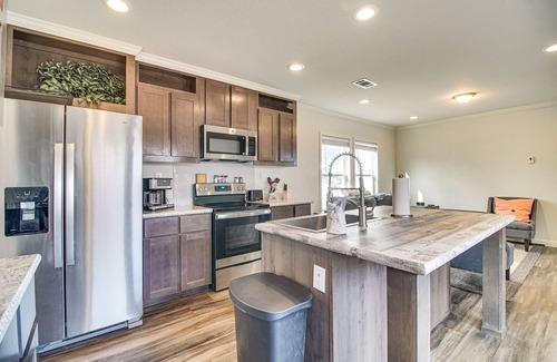 Dennis House | Grand Lake Views: Pet-Friendly Jay Getaway!