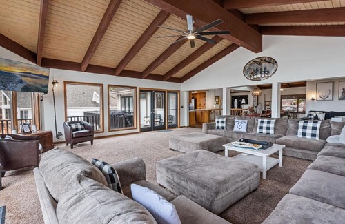 Big Bear Lake House | Grand Lakefront Escape