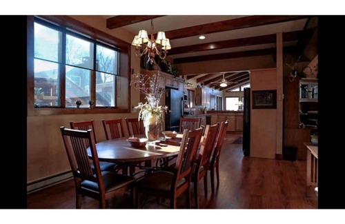 Greentown House | Grand Lakefront House w/Private Dock!