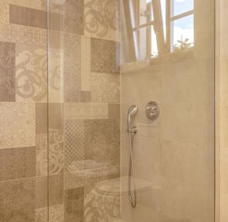 Jezerce House | Grand Lakes Rooms