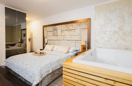Jezerce House | Grand Lakes Rooms