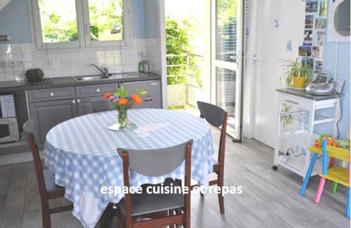 Trevou-Treguignec Apartment | Grand LARGE FACE A LA PLAGE TRESTEL