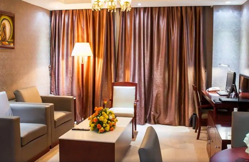 Remera Hotel | Grand Legacy Hotel
