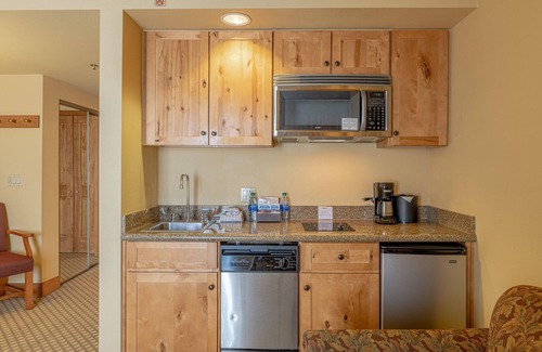 Crested Butte Condo | Grand Lodge Condo In The Heart Of Mt Crested Butte 1 Bedroom Condo - No Cleaning Fee! by RedAwning