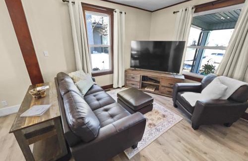 Grand Junction House | Grand Lodge home
