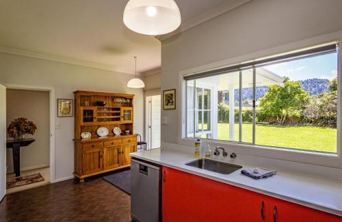Ohakune House | Grand Lodge - Ohakune Holiday Home