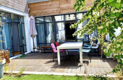 Puteaux Apartment | GRAND LOFT Near 10 MNS Paris