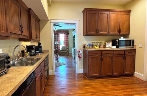 Tullahoma Hotel | Grand Lux Inn