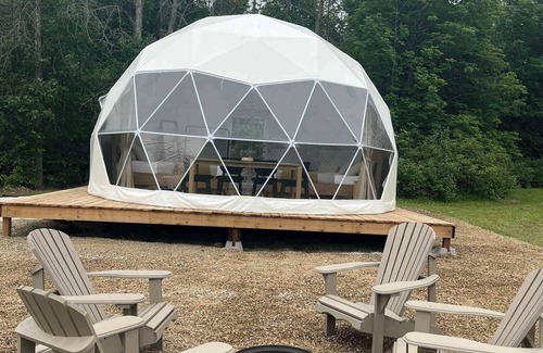 Miller Lake House | Grand Luxe Geodome Glamping with 2 Queen beds East