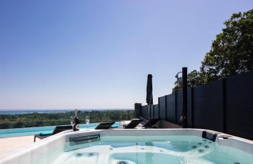 Mathes Villa | Grand Luxe Villa