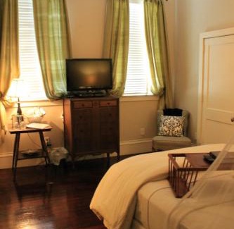 Pascagoula Hotel | Grand Magnolia Ballroom & Suites