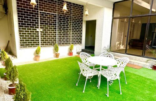 F-6 Sector House | Grand Manor House
