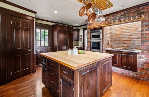 La Porte House | Grand Manor Retreat/Indoor Heated Pool - 10 Acre
