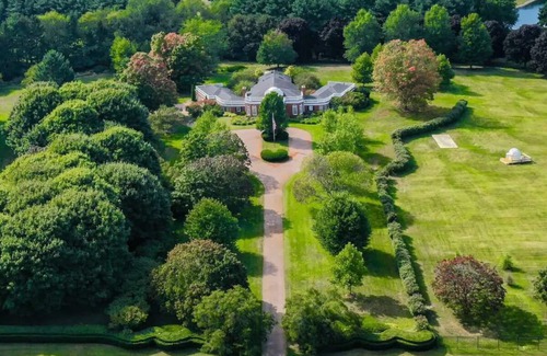 La Porte House | Grand Manor Retreat/Indoor Heated Pool - 10 Acre