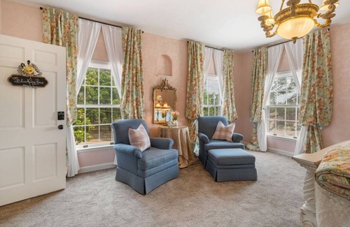 Fort Smith Apartment | Grand Mansion-Blushing Rose