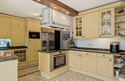 Puerto Banus House | Grand Mansion with tropical park