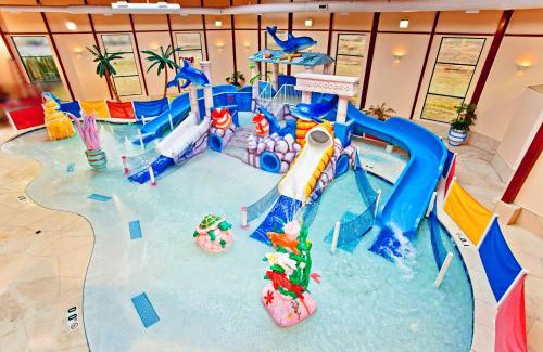 Lake Delton Hotel | Grand Marquis Waterpark Hotel & Suites