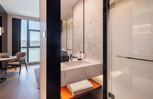 Wujiagang Qu Hotel | Grand Mercure Yichang Waitan