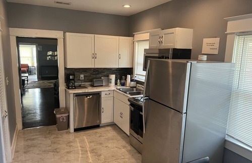 Belknap House | Grand Modern Apartment in the Heart of Highlands