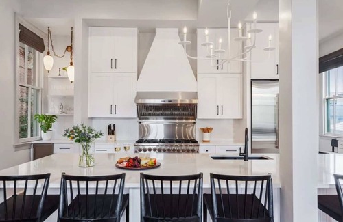 Esplanade Ridge Bed & Breakfast | Grand NOLA Estate | Heated Pool