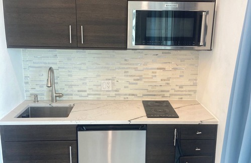 Estate Enighed Apartment | Grand Opening Special-Edgewater Villas-Studio Unit-Central easy walking location