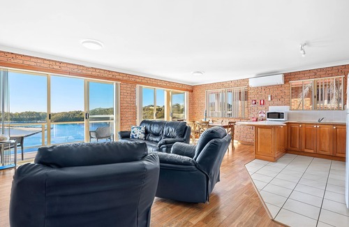 Narooma Apartment | Grand Pacific 1 Unit 4 - First Floor