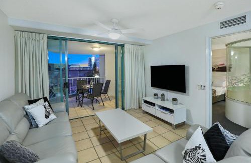 Alexandra Headland Resort | Grand Palais Boolarong Beachside Apartments