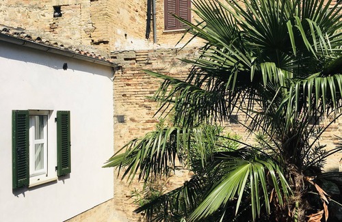 Citta Sant'Angelo Apartment | Grand palazzo apartment nestled in a medieval hilltop town by the Adriatic coast