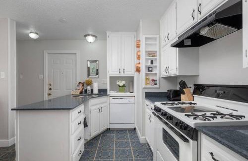 Fort Worth House | Grand Performance Home 3 min to Downtown, Stockyard, AT&T
